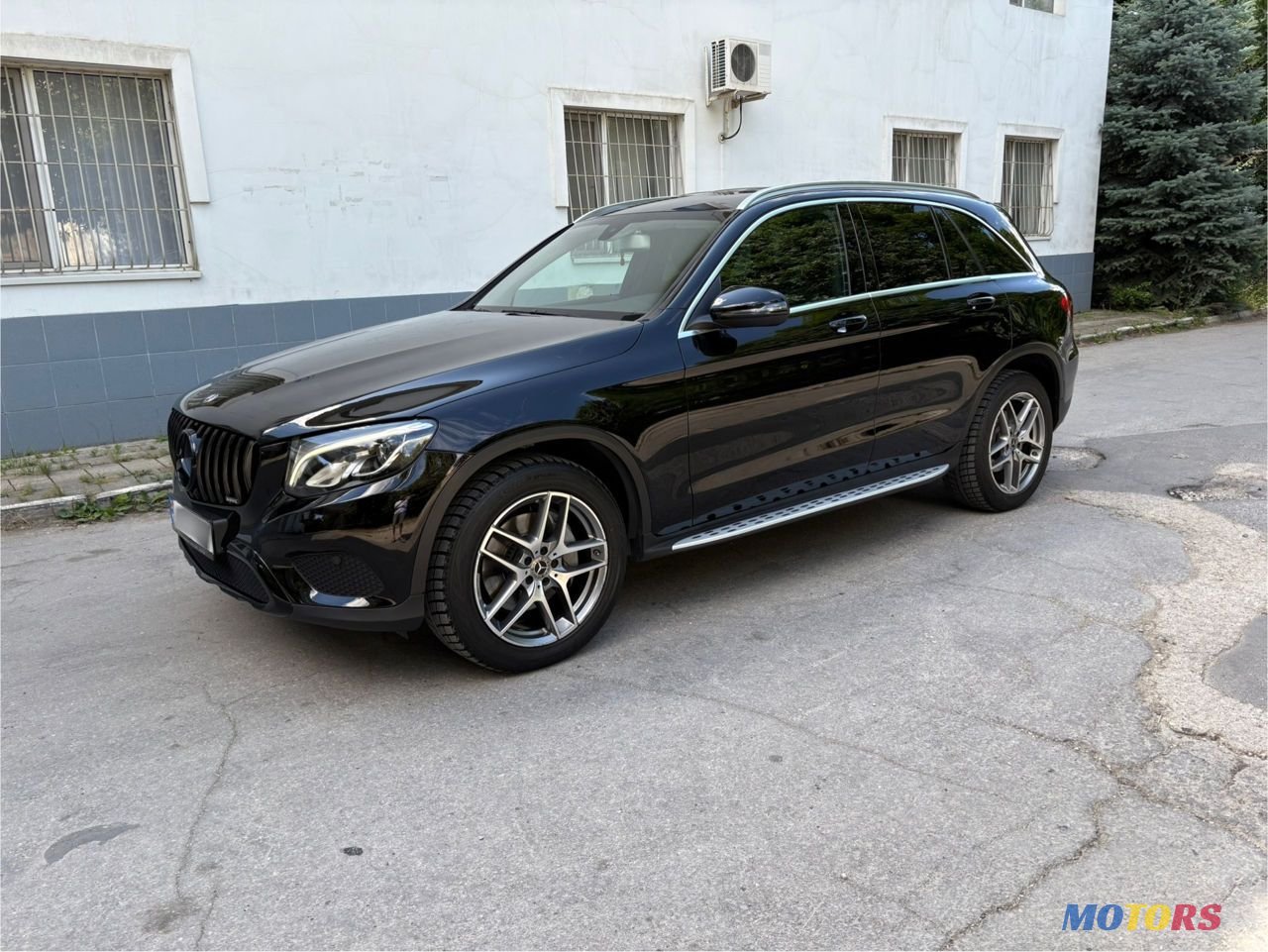 2017' Mercedes-Benz GLC photo #3