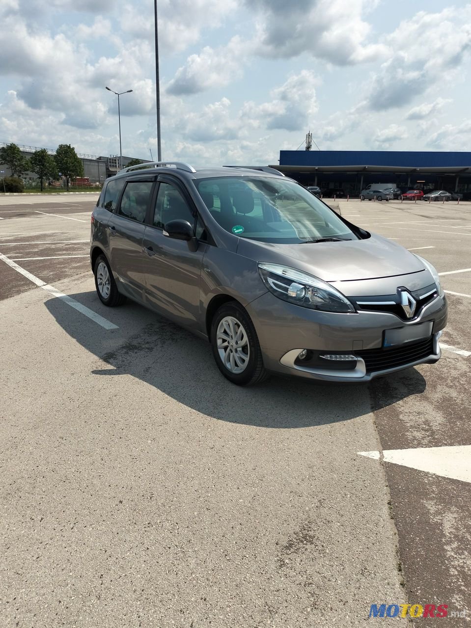 2015' Renault Grand Scenic photo #2