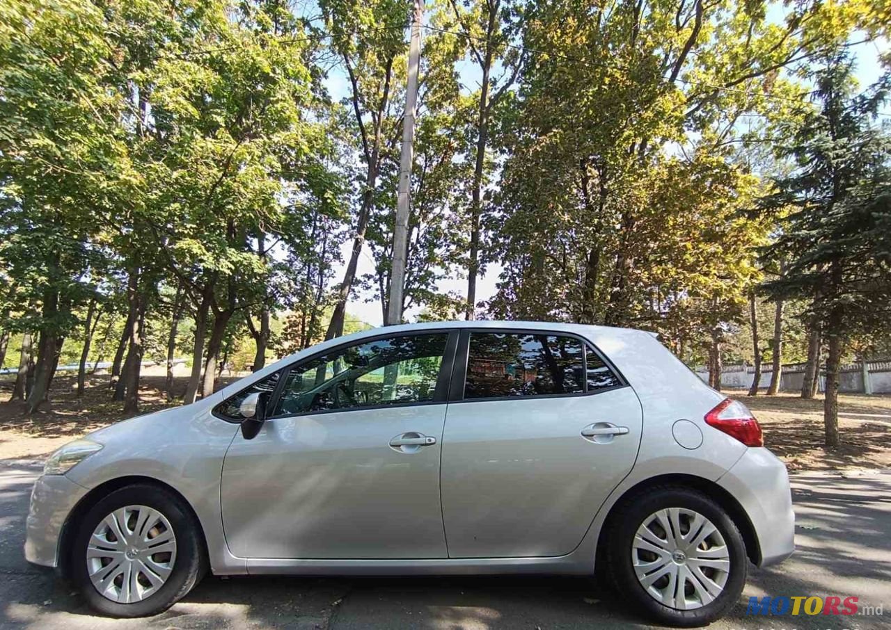 2010' Toyota Auris photo #3