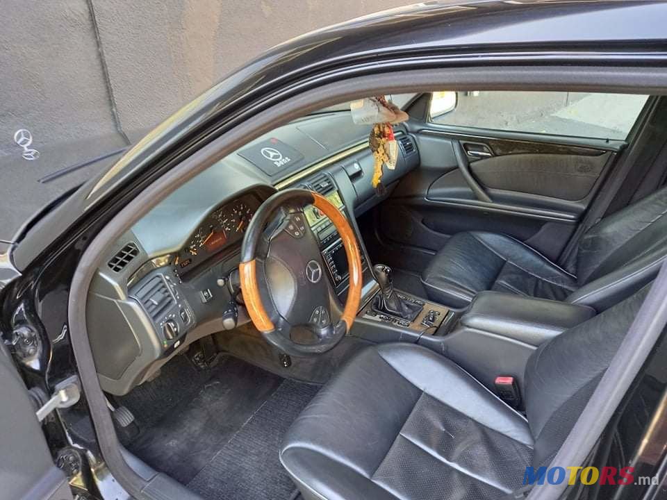2001' Mercedes-Benz E Класс photo #6