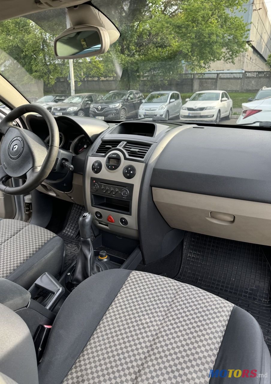 2005' Renault Megane photo #3