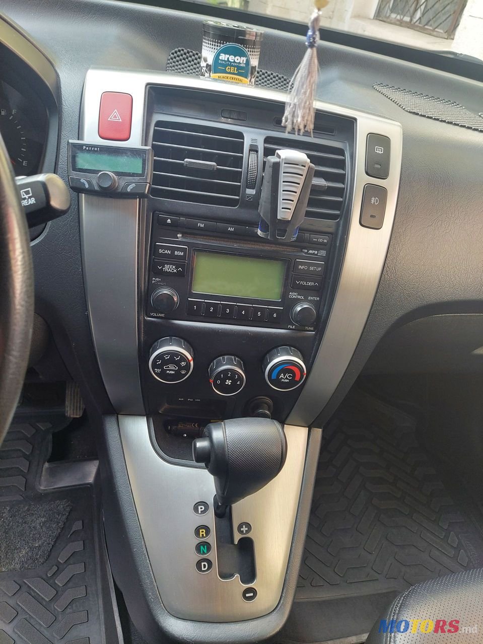 2009' Hyundai Tucson photo #5