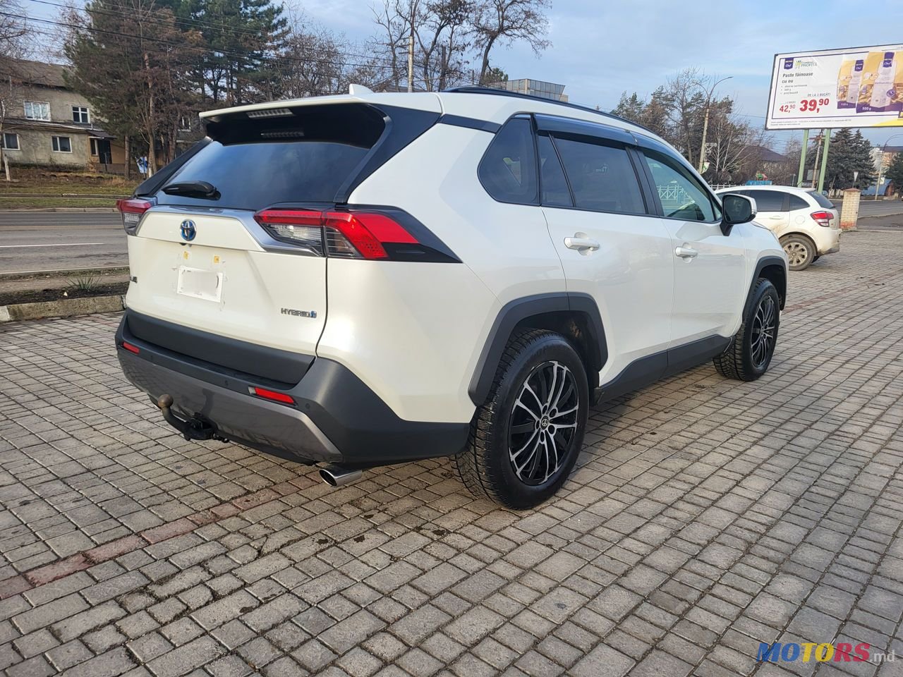 2019' Toyota RAV4 photo #4
