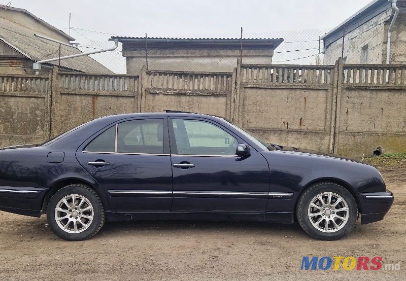 2001' Mercedes-Benz E-Class photo #6