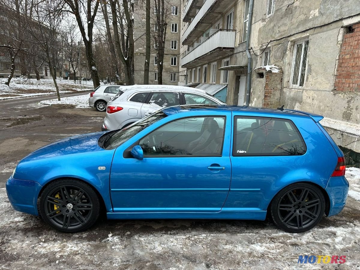 2002' Volkswagen Golf photo #2