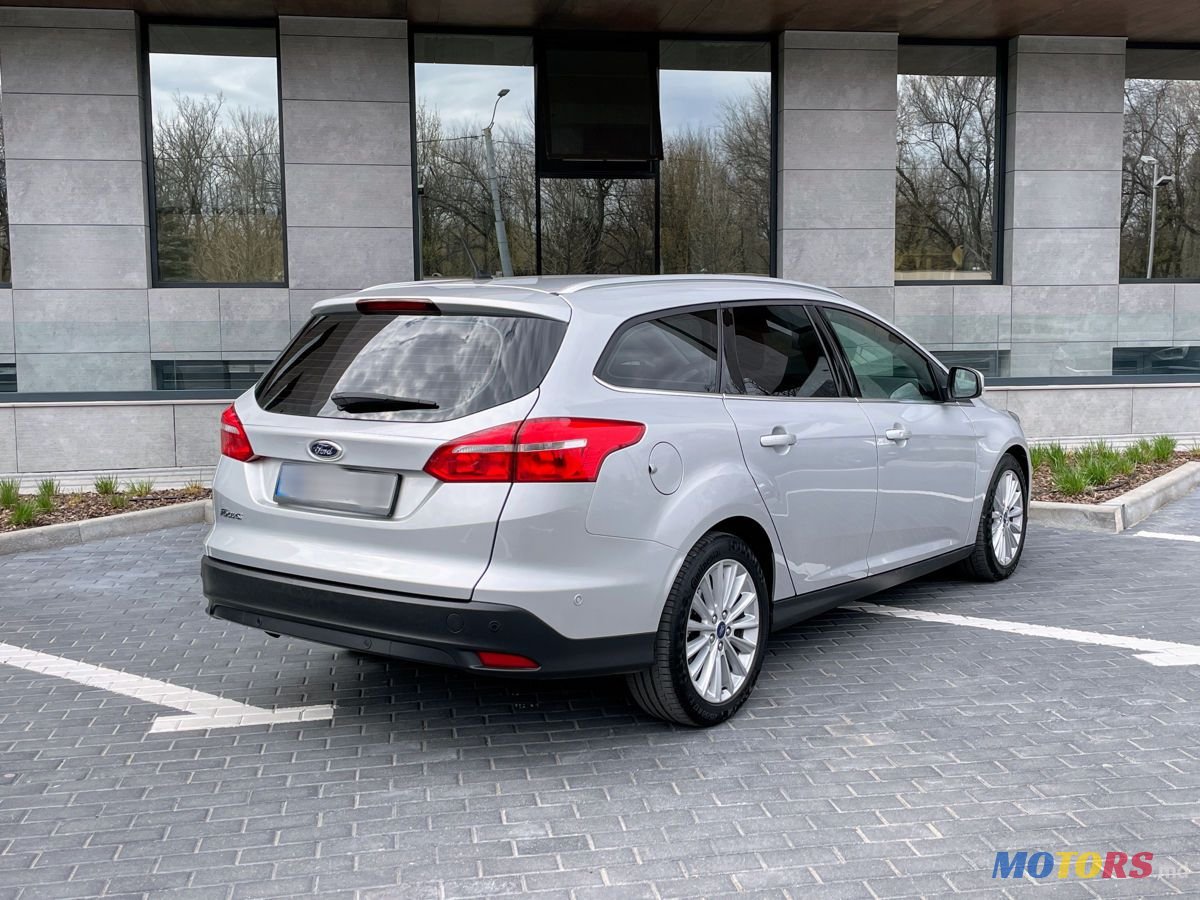 2017' Ford Focus photo #2