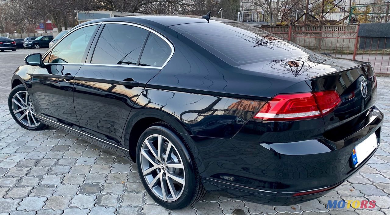 2018' Volkswagen Passat photo #5