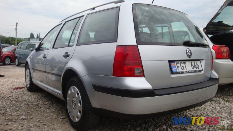 2006' Volkswagen Golf photo #2