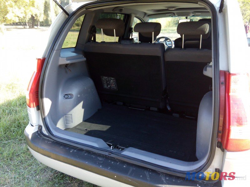 2005' Hyundai Matrix photo #3