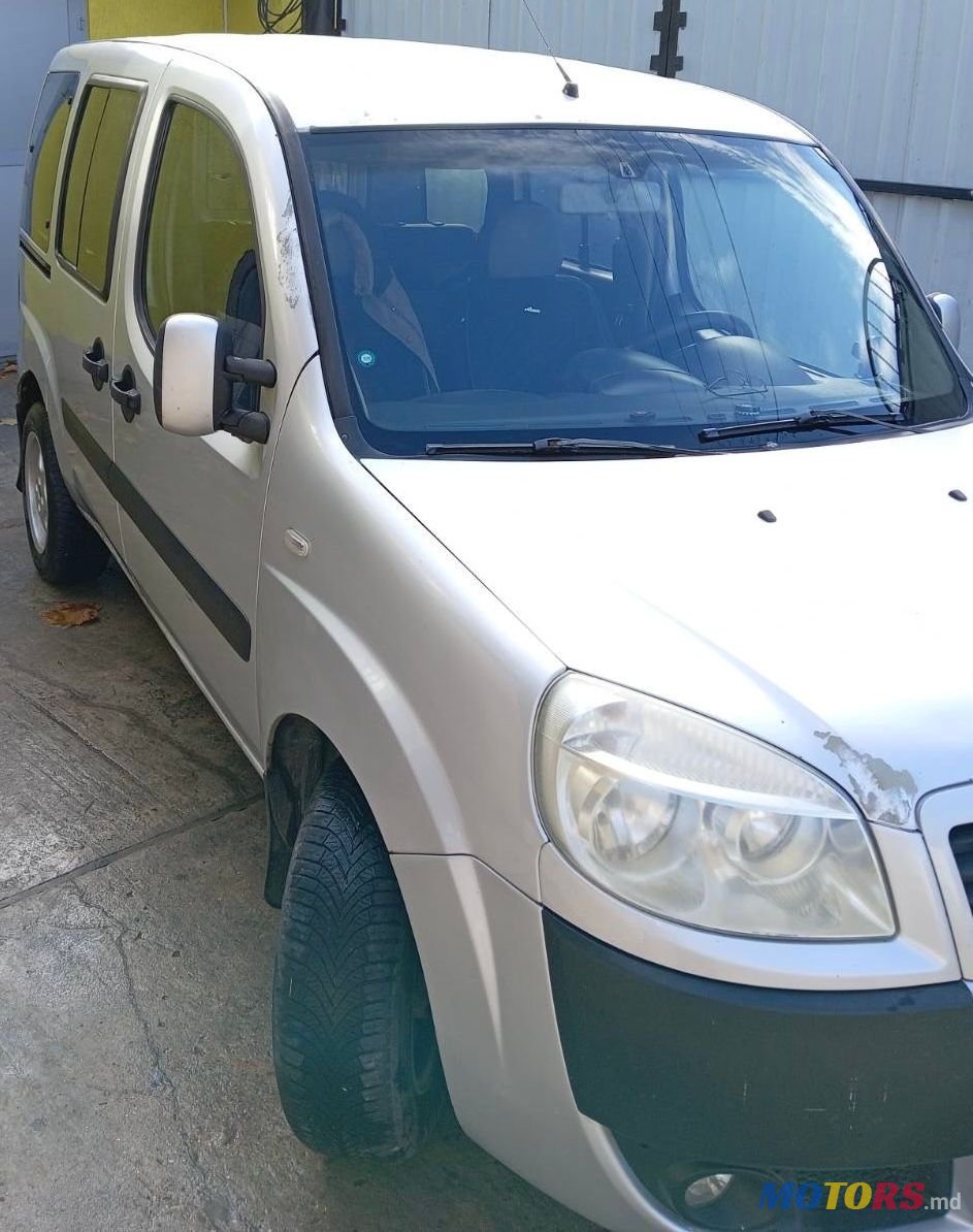 2009' Fiat Doblo photo #3