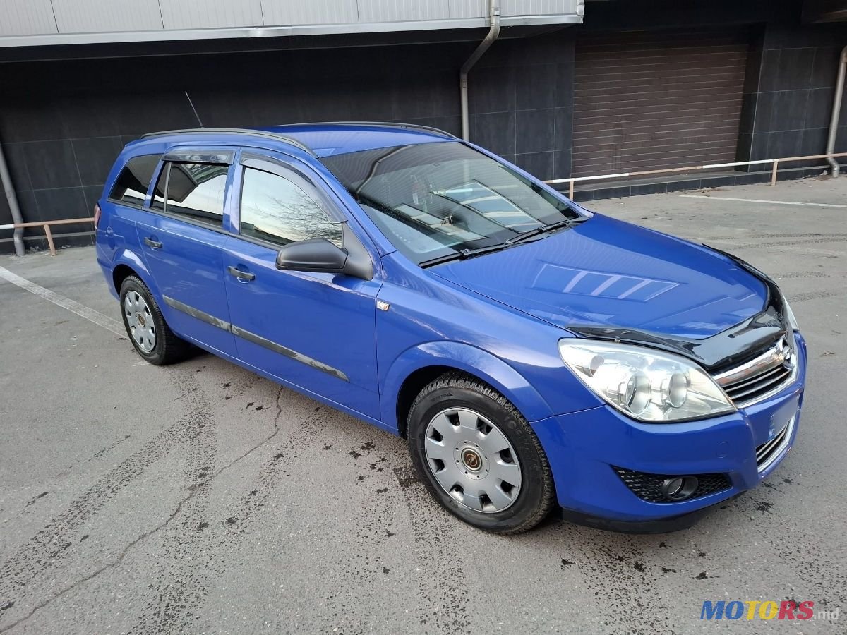 2008' Opel Astra photo #1