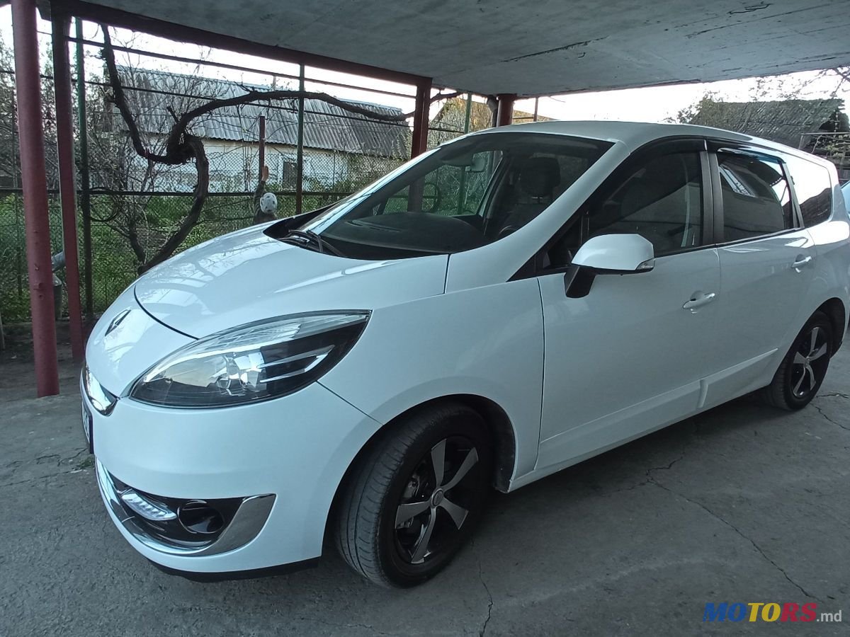2011' Renault Grand Scenic photo #3