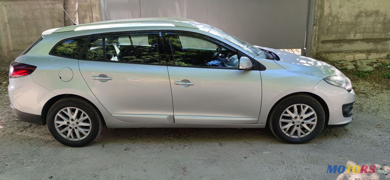 2014' Renault Megane photo #2