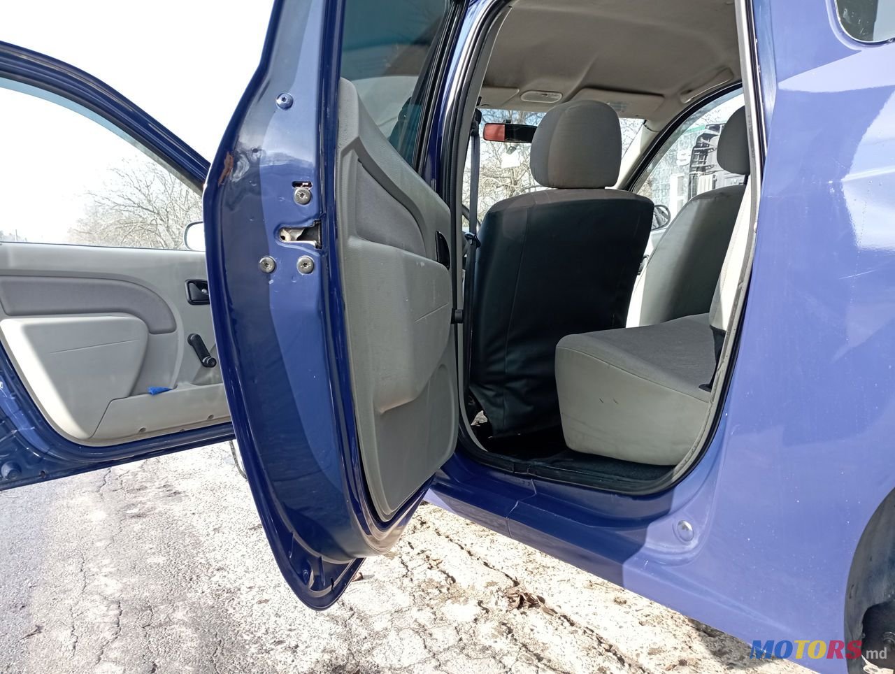 2009' Dacia Logan photo #6