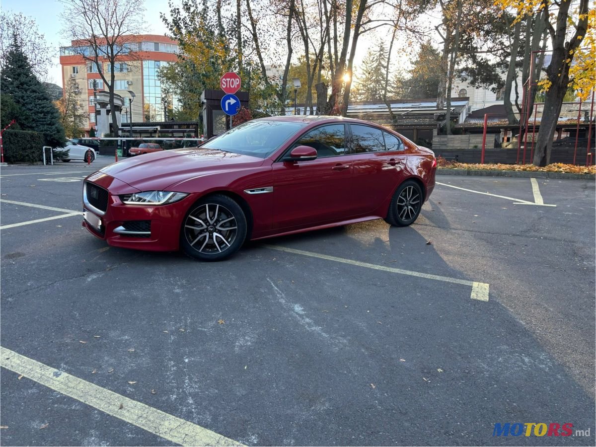 2015' Jaguar XE photo #2