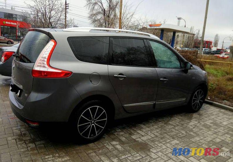 2013' Renault Grand Scenic photo #1
