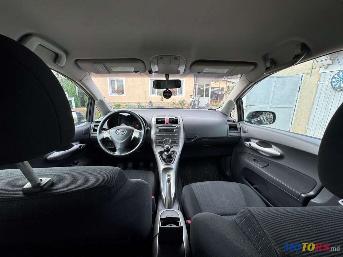 2009' Toyota Auris photo #6