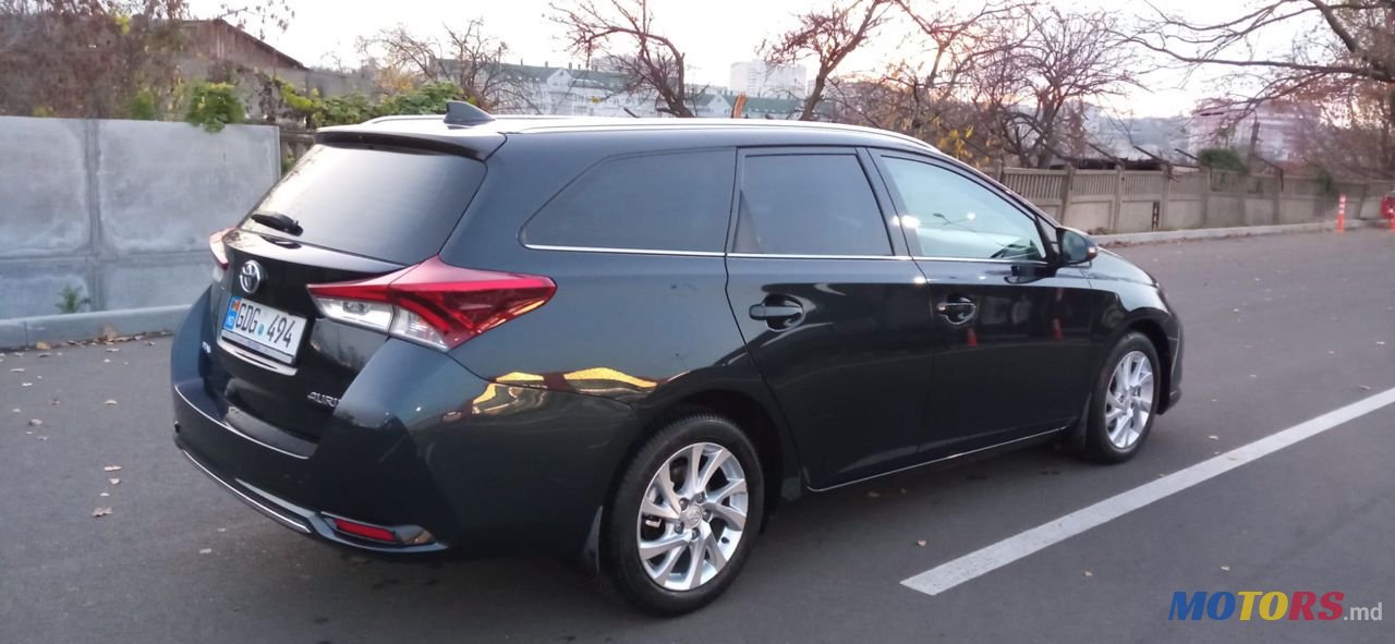 2015' Toyota Auris photo #1