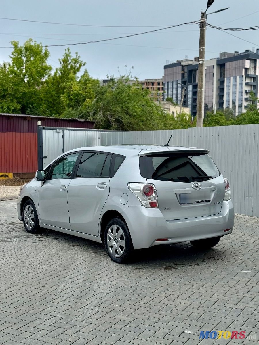 2010' Toyota Verso photo #6