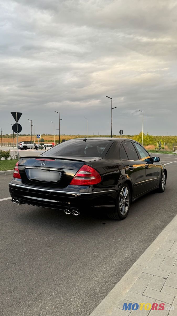 2005' Mercedes-Benz E-Class photo #1