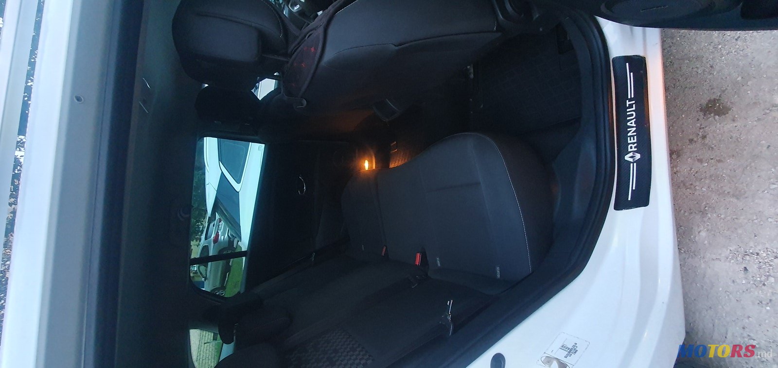 2012' Renault Megane Universal photo #7