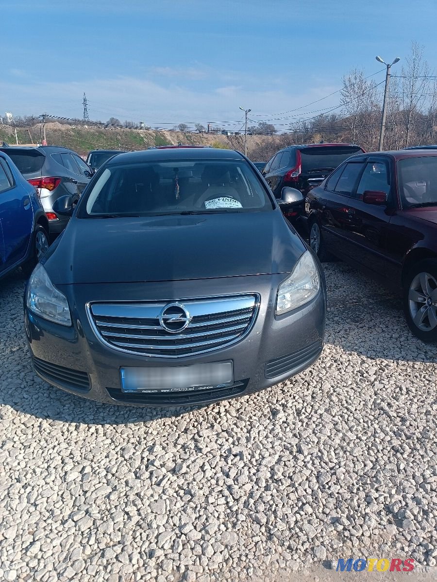 2010' Opel Insignia photo #2