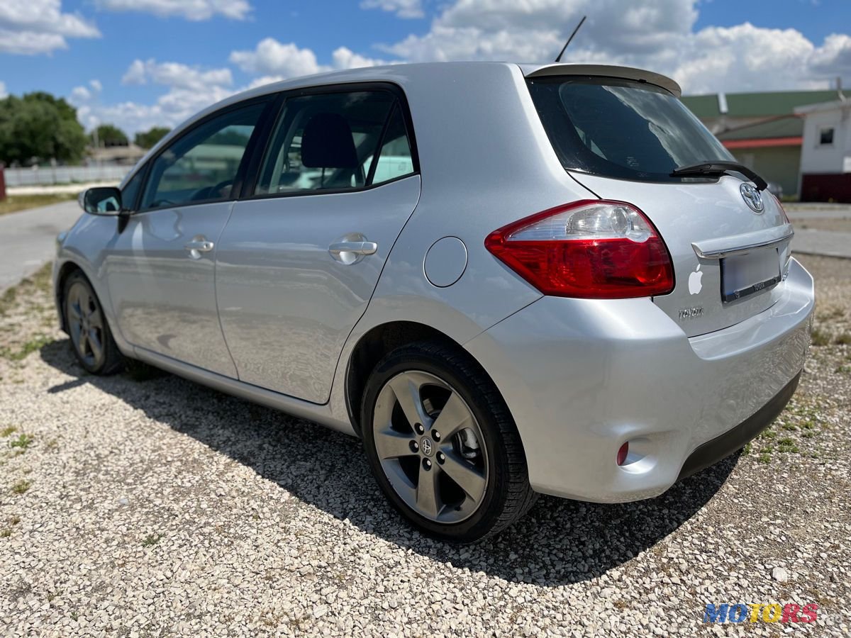 2010' Toyota Auris photo #1