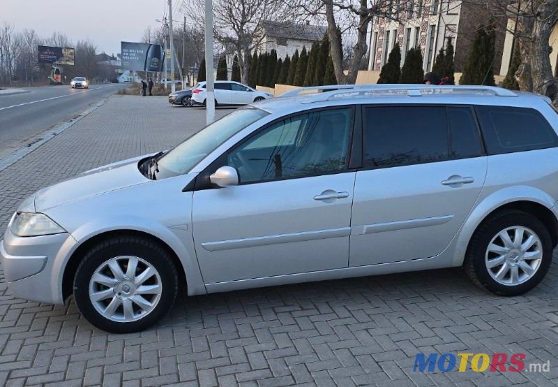 2008' Renault Megane photo #4