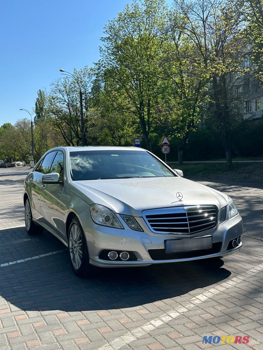 2009' Mercedes-Benz E-Class photo #1