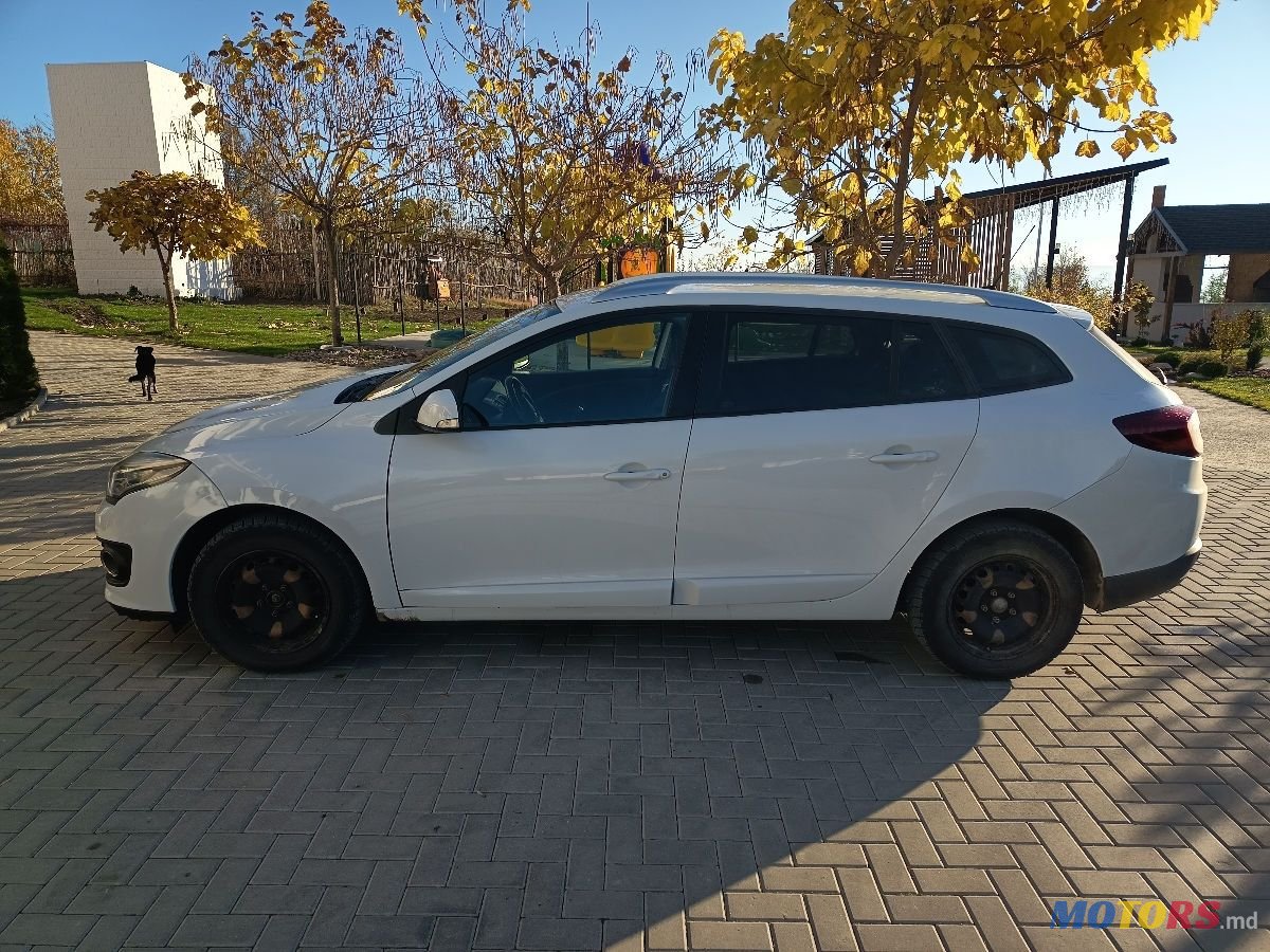 2014' Renault Megane photo #3