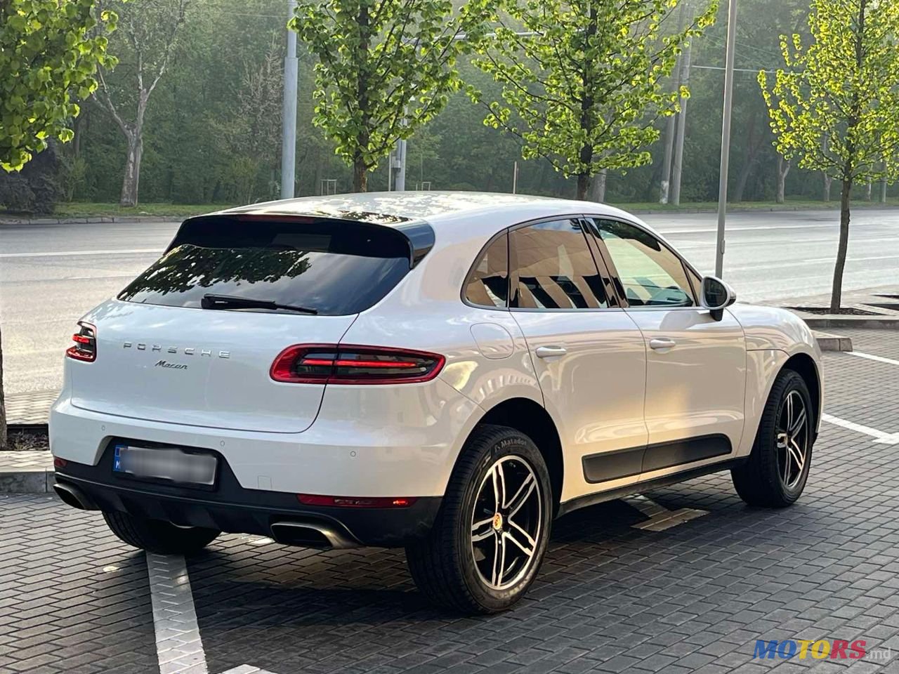 2018' Porsche Macan photo #2