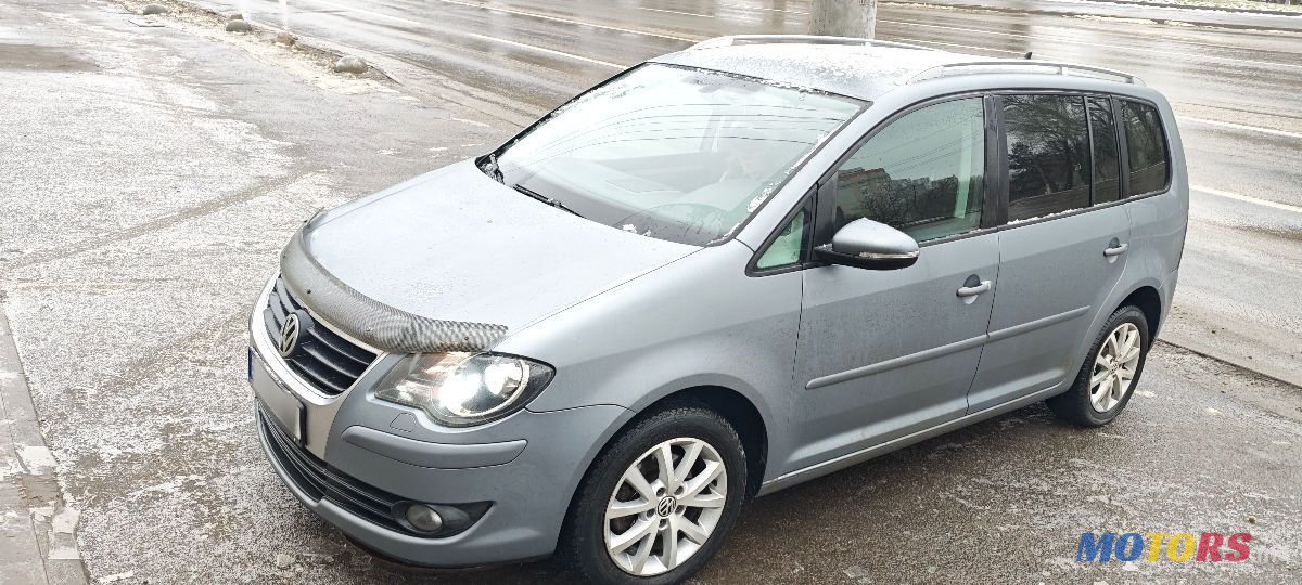 2010' Volkswagen Touran photo #6