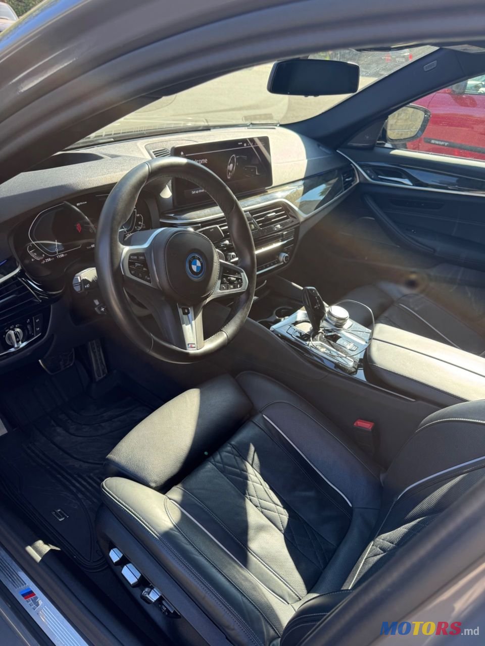 2022' BMW 5 Series photo #2