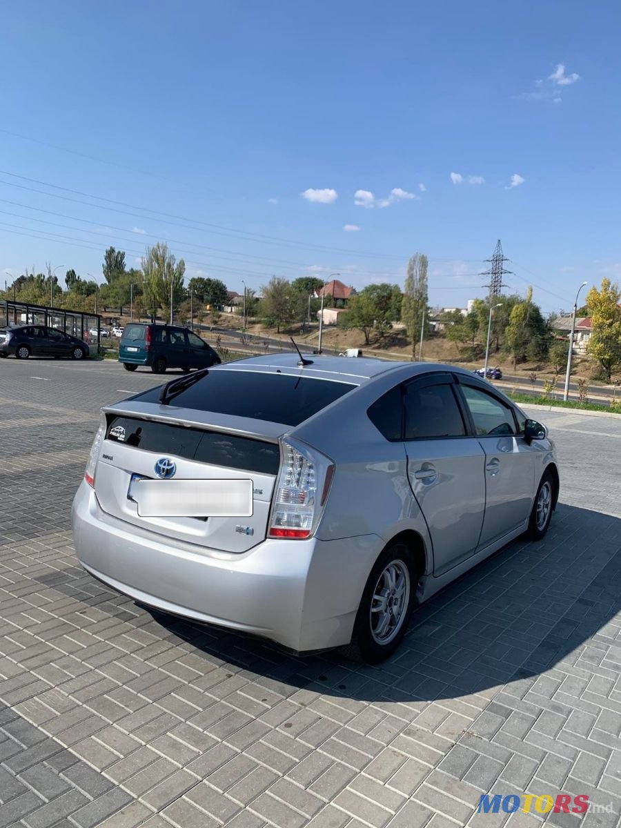 2011' Toyota Prius photo #3