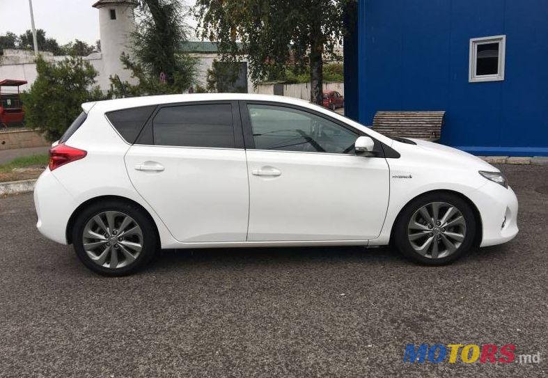 2014' Toyota Auris photo #2