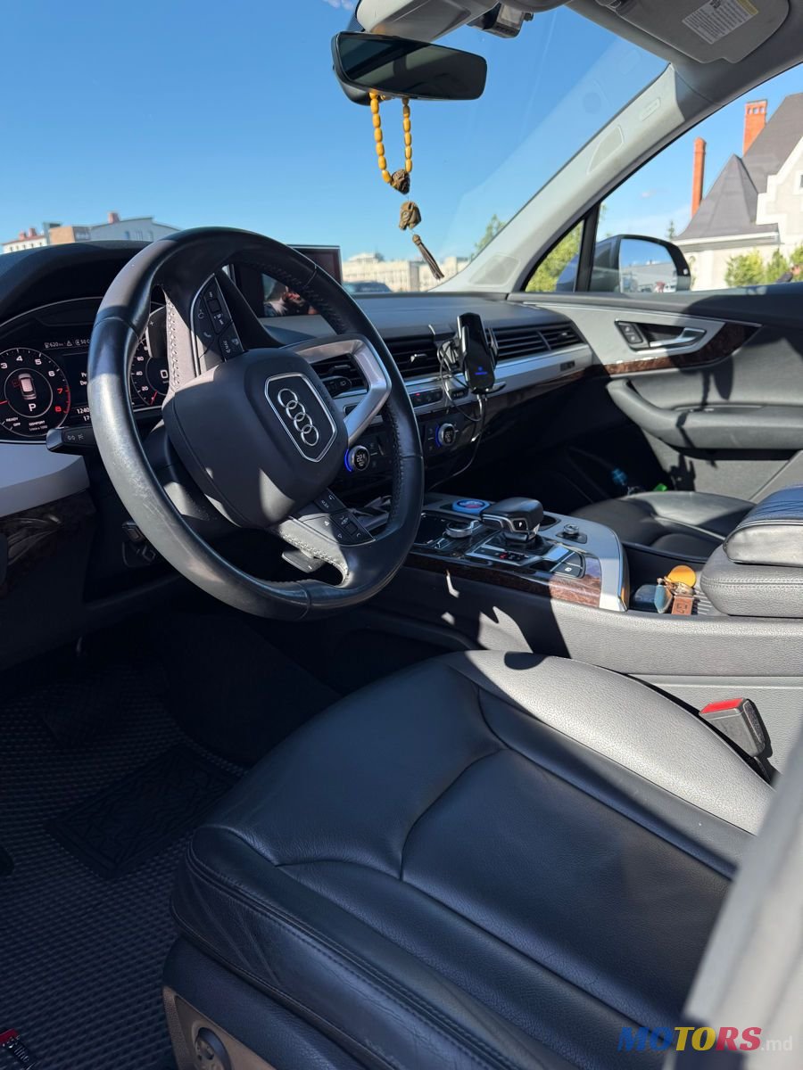 2018' Audi Q7 photo #4