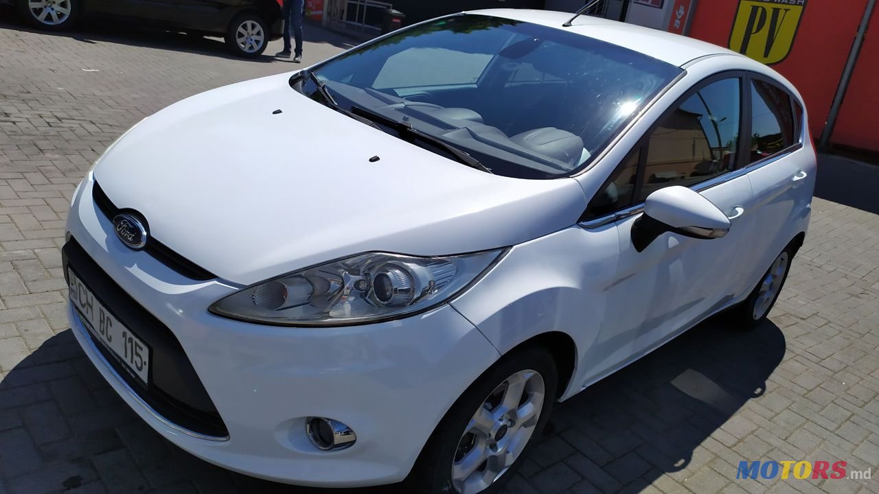 2010' Ford Fiesta photo #1