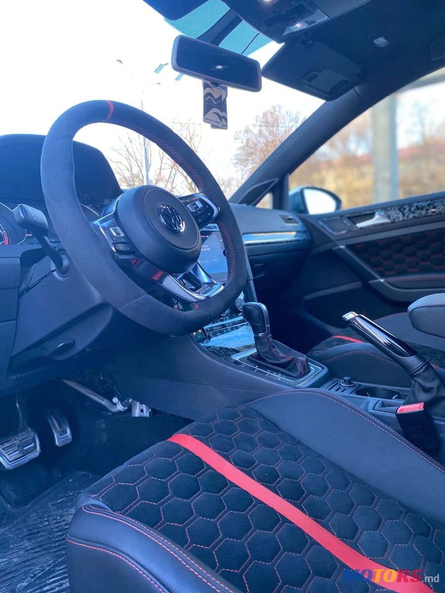 2016' Volkswagen Golf photo #6