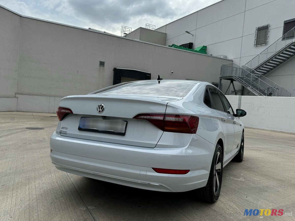 2018' Volkswagen Jetta photo #4