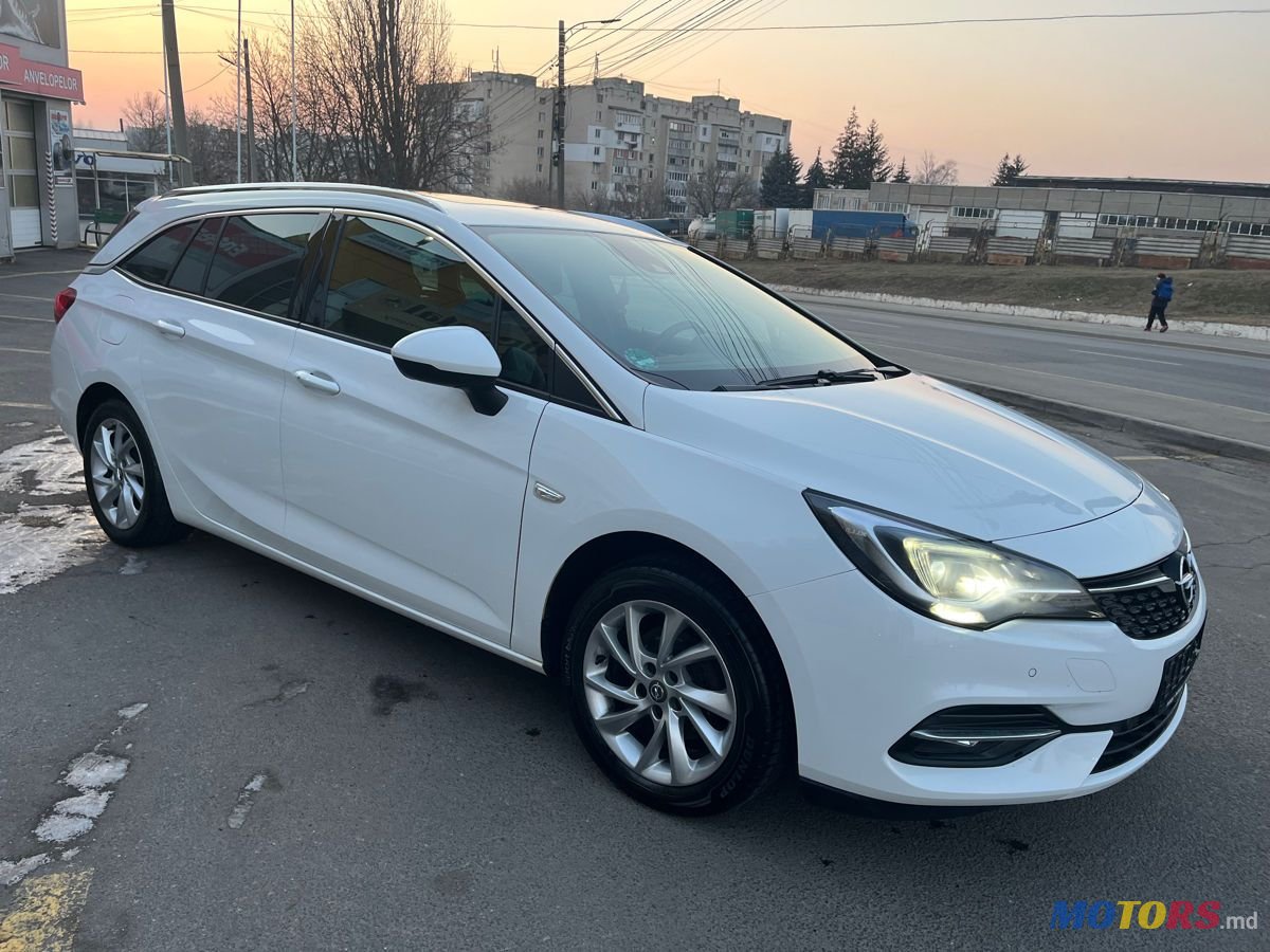 2020' Opel Astra photo #3
