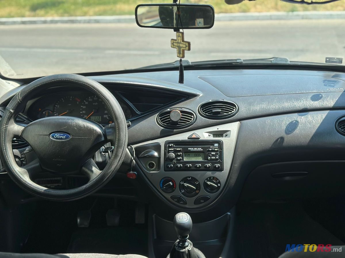 2004' Ford Focus photo #5