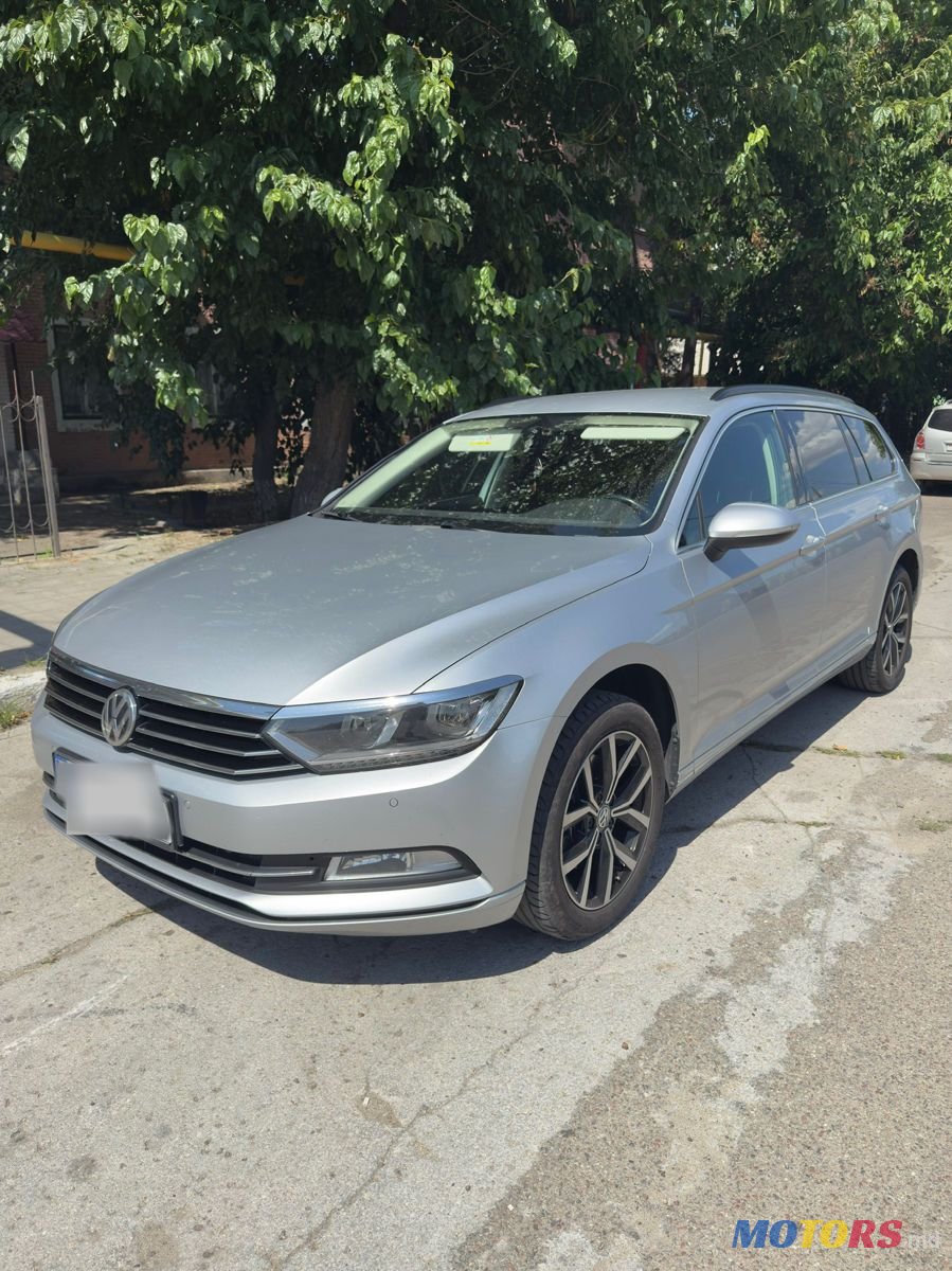 2017' Volkswagen Passat photo #2