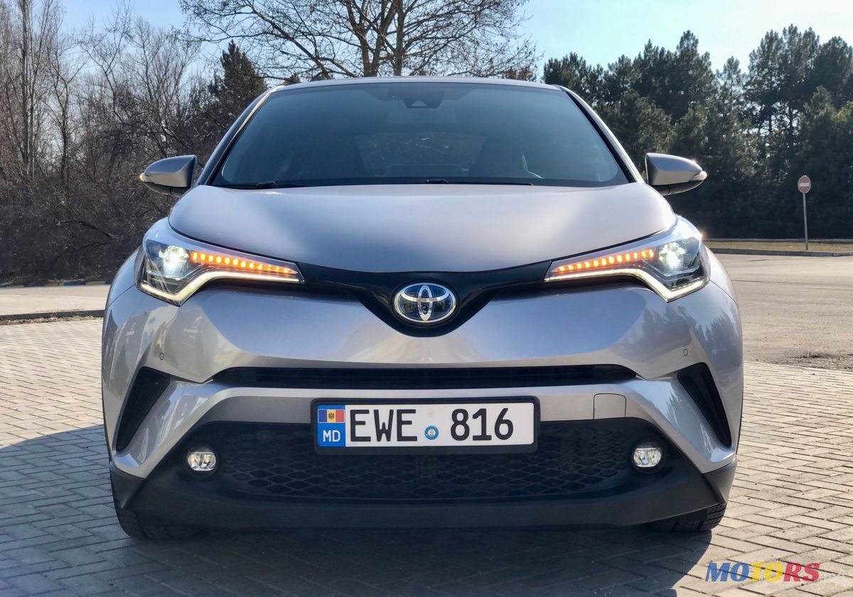 2018' Toyota C-HR photo #2