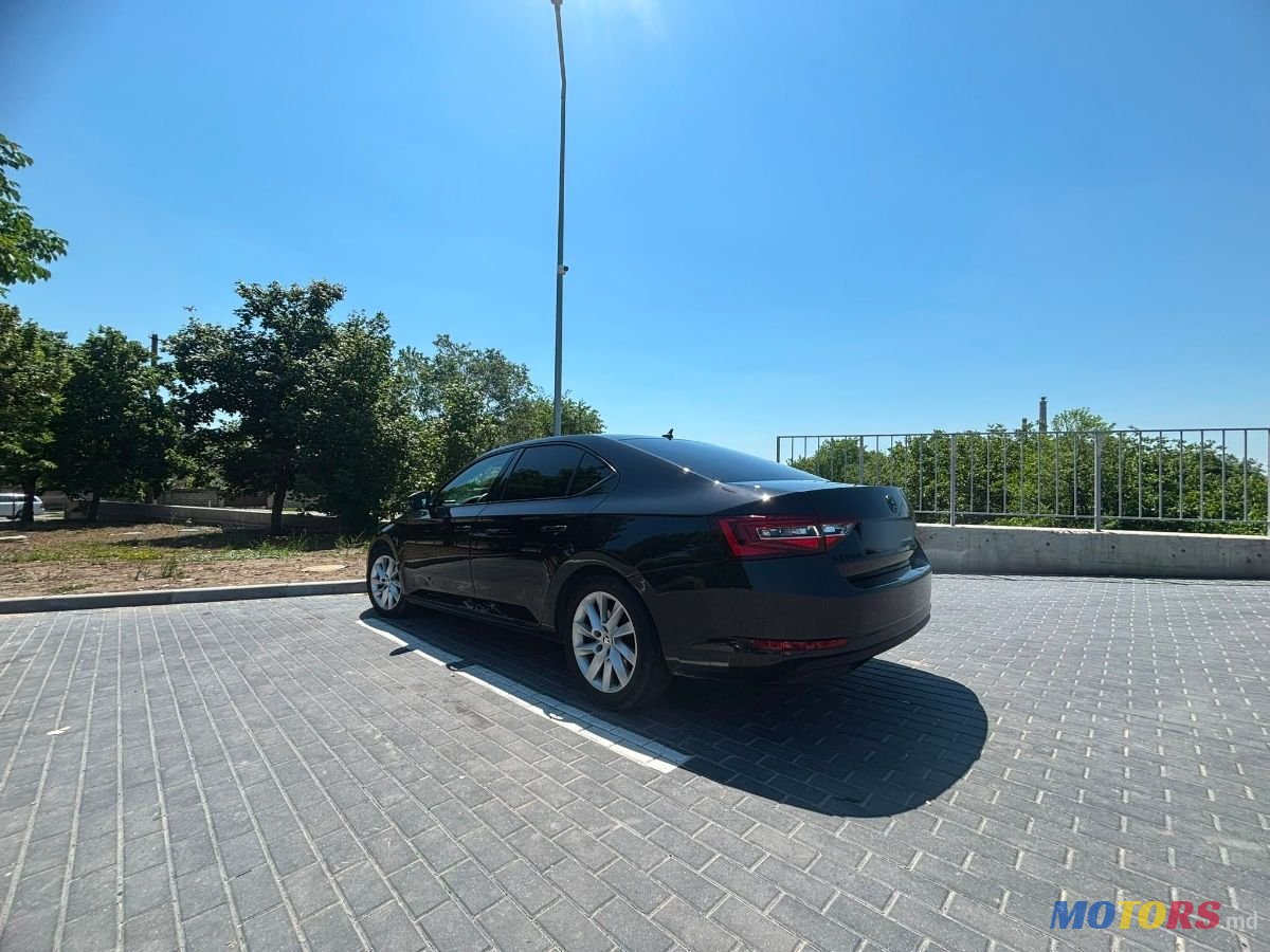 2016' Skoda Superb photo #3