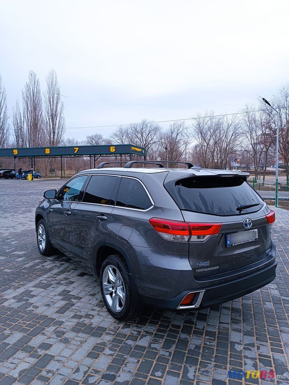 2017' Toyota Highlander photo #5