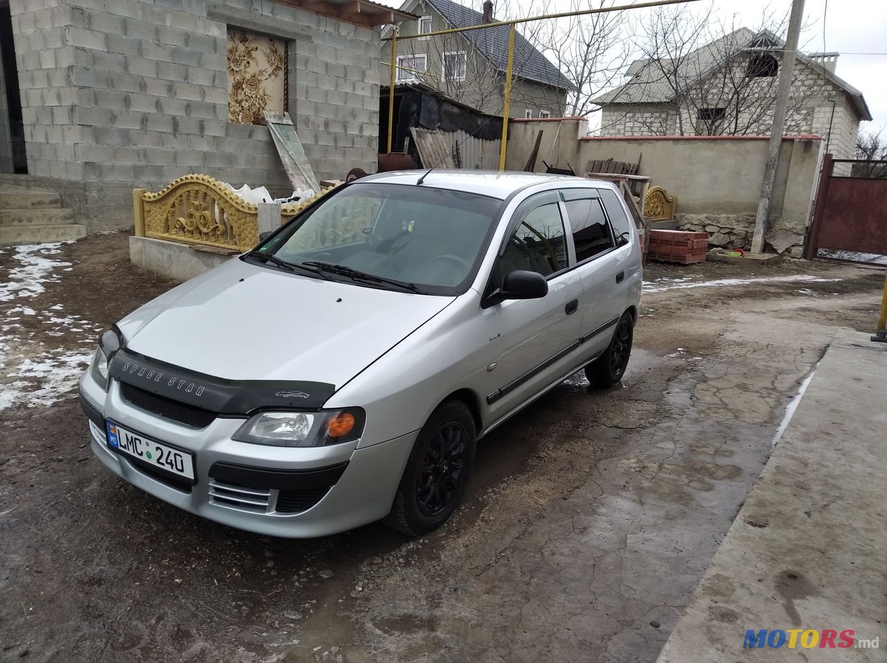 2004' Mitsubishi Space Star photo #3