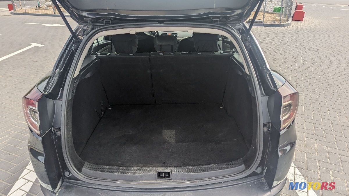 2010' Renault Megane photo #4