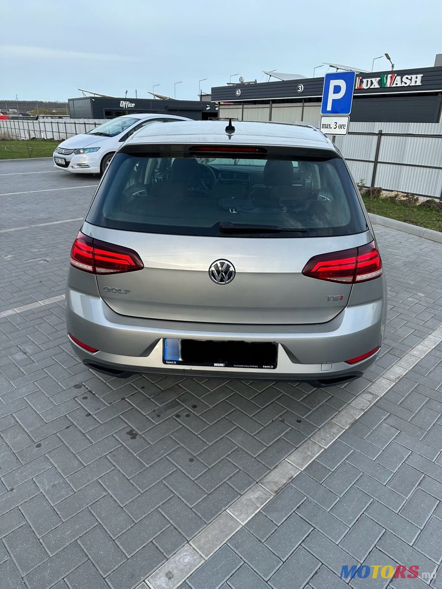 2017' Volkswagen Golf photo #4