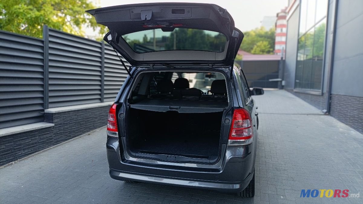 2009' Opel Zafira photo #4