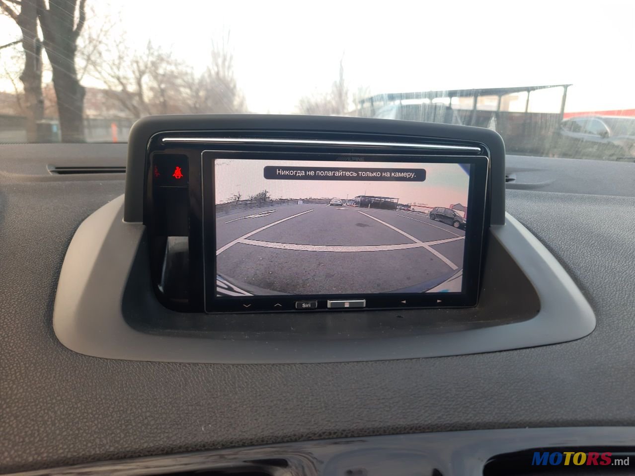 2011' Renault Megane photo #1